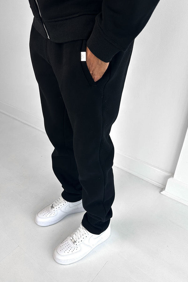 Kata Essential Straight Leg Jogger - Black