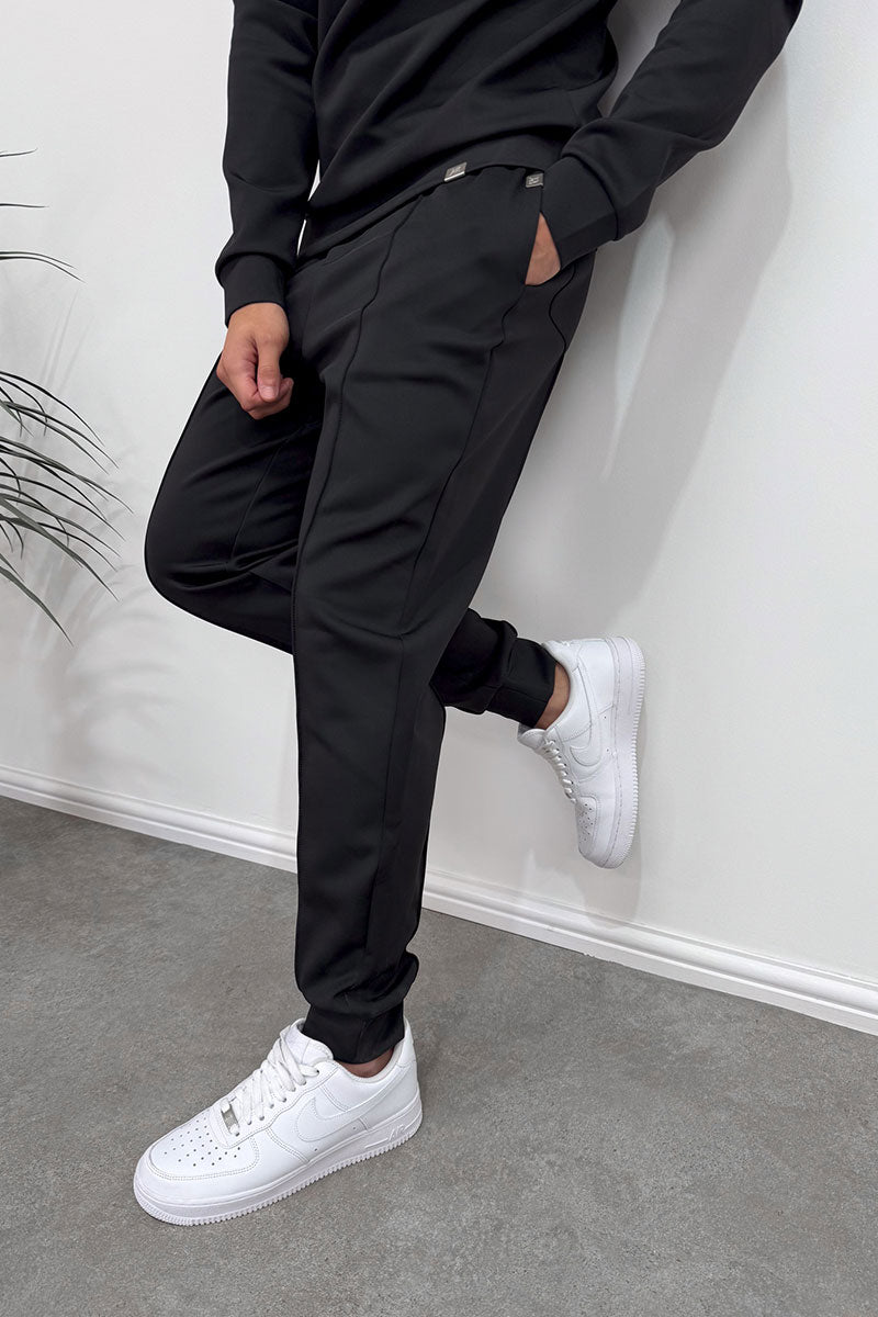 Scuba Pintuck Joggers - Black