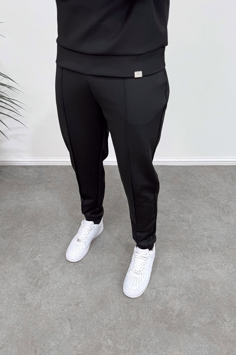 Scuba Pintuck Joggers - Black