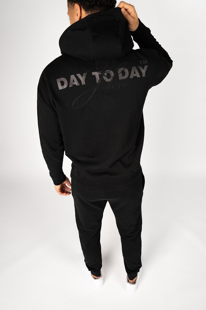 Signature Print Day To Day Slim Fit Tracksuit - Black
